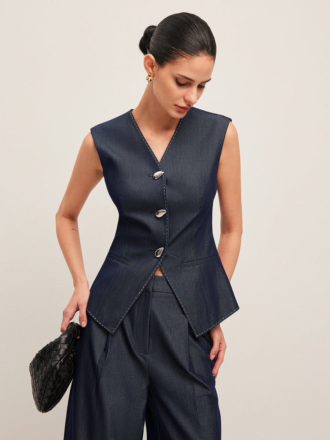 Jimena | Chaleco de mujer con estilo y costuras en contraste - Elegante diseño con volantes